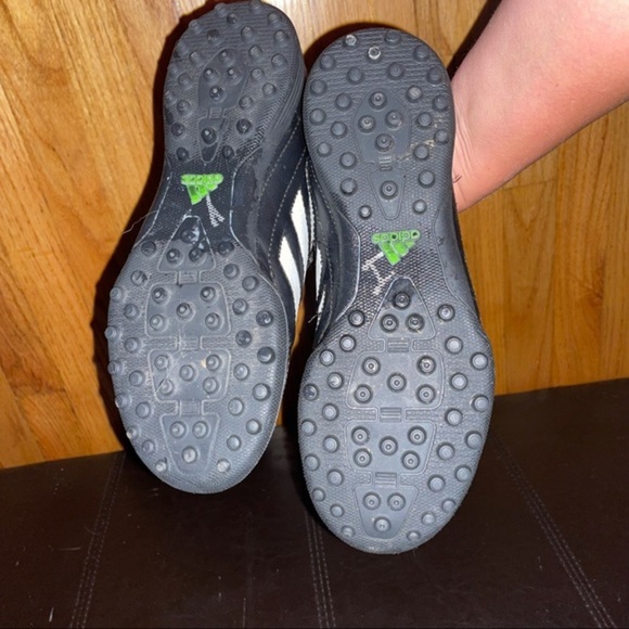 Adidas indoor soccer cleats/unisex - Picture 7 of 7